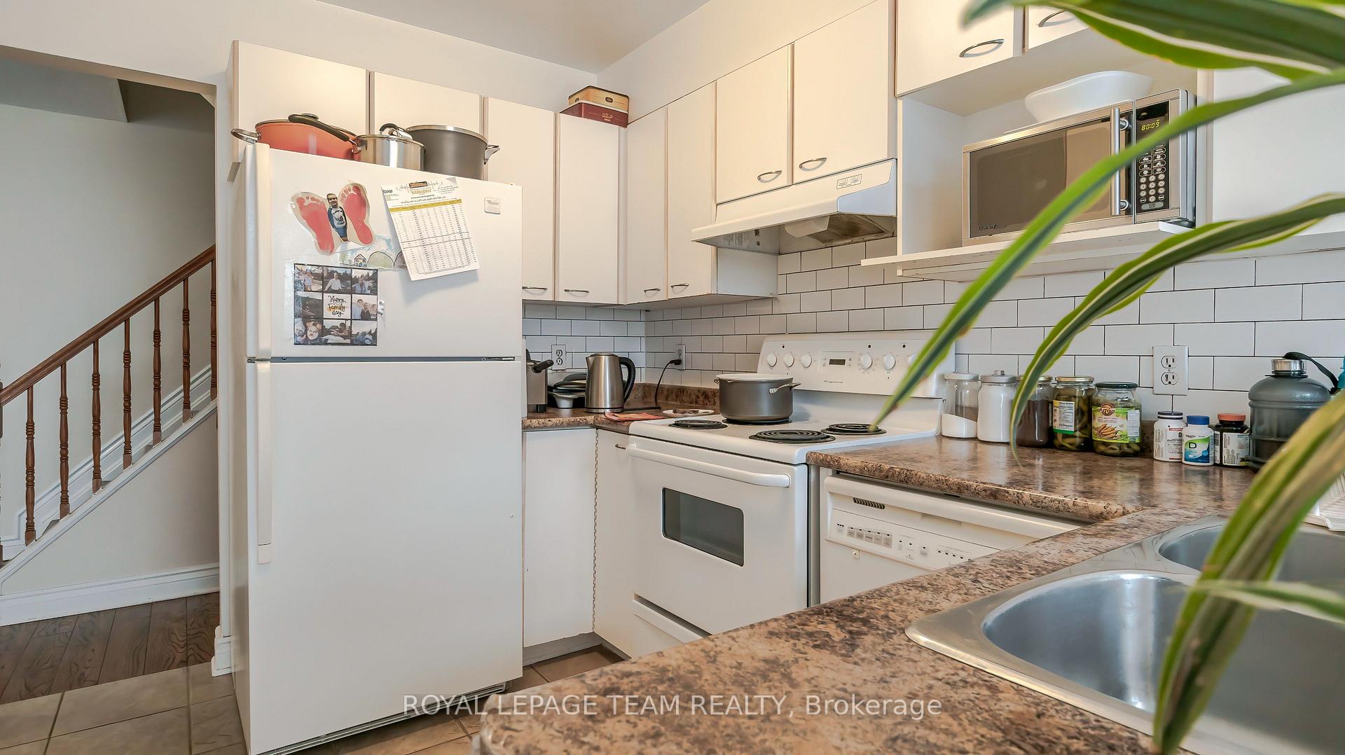 Photo 9 of 123 Queensbury Drive, Ottawa, Barrhaven - Longfields — HOMEH
