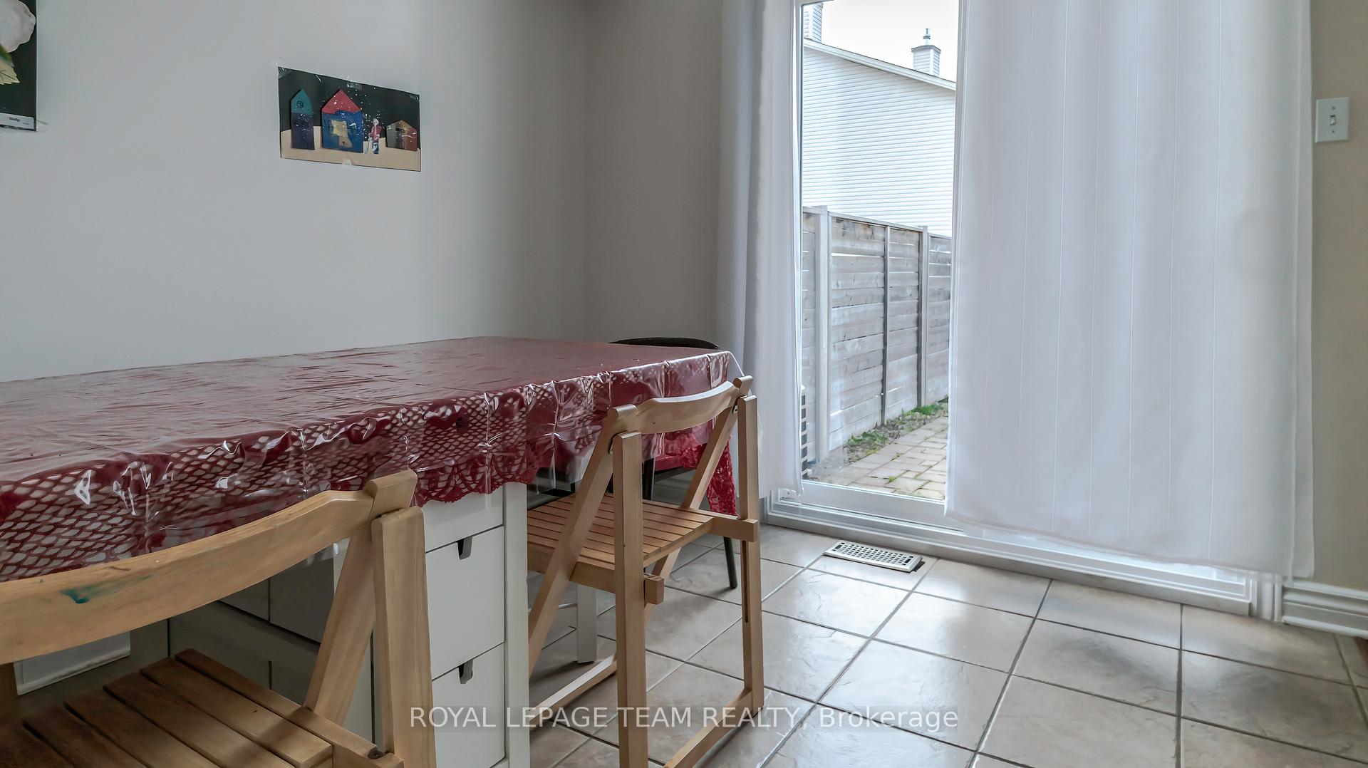 Photo 7 of 123 Queensbury Drive, Ottawa, Barrhaven - Longfields — HOMEH