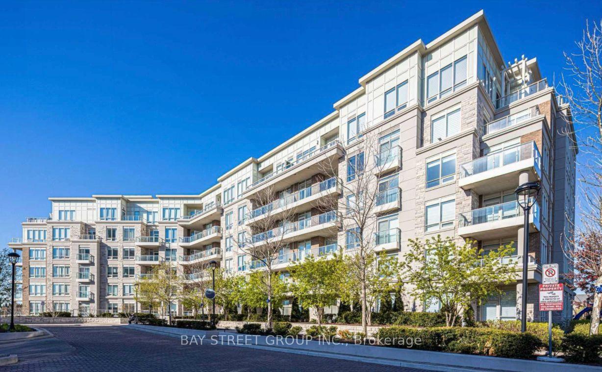 Front of Unit 701, 15 Stollery Pond Crescent