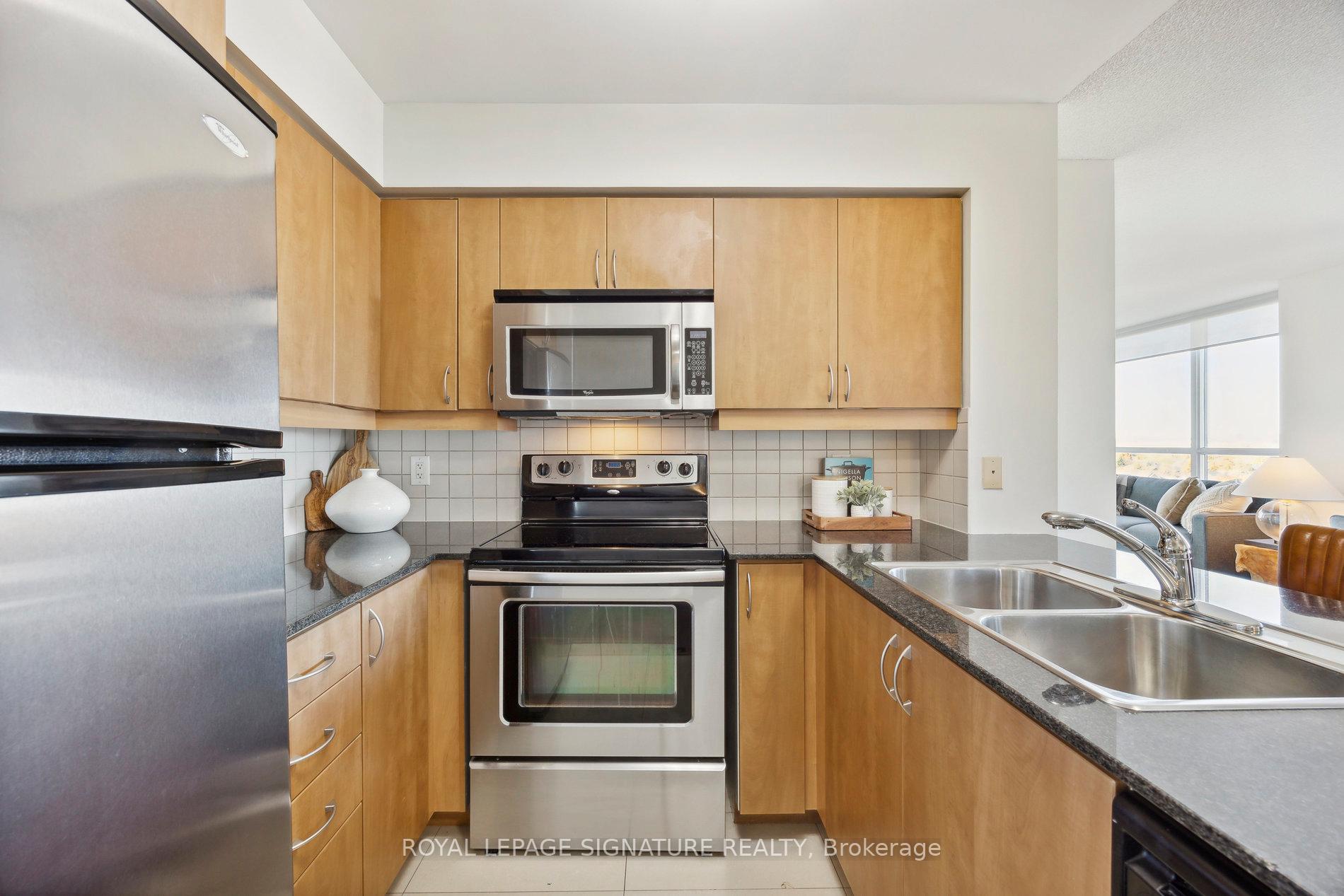 Photo 15 of Unit 811, 30 North Park Road, Vaughan, Beverley Glen — HOMEH