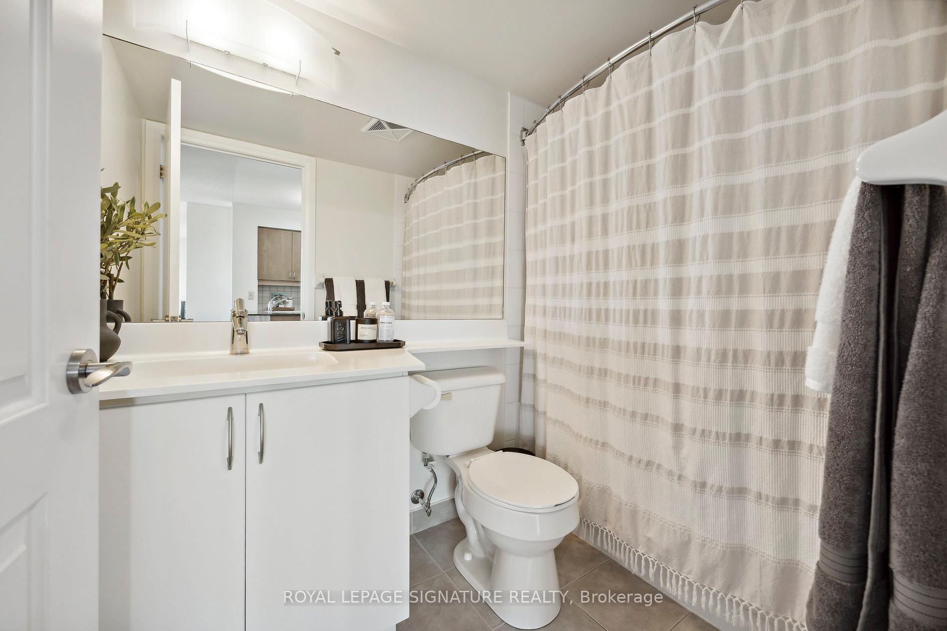 Photo 17 of Unit 811, 30 North Park Road, Vaughan, Beverley Glen — HOMEH