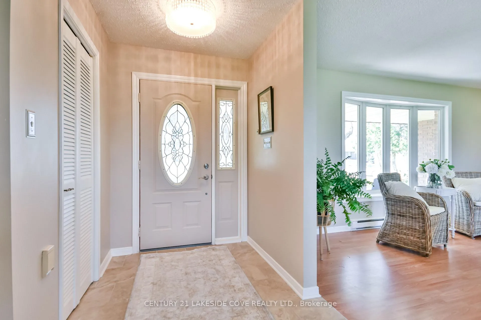 Photo 4 of 121 Bayshore Drive, Ramara, Rural Ramara — HOMEH