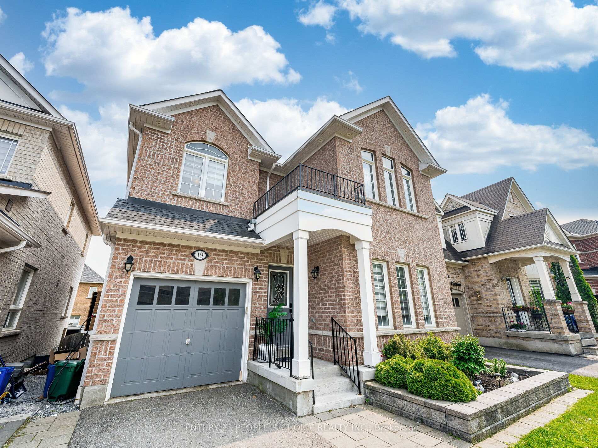 Photo 4 of 19 Barden Crescent, Ajax, Northeast Ajax — HOMEH