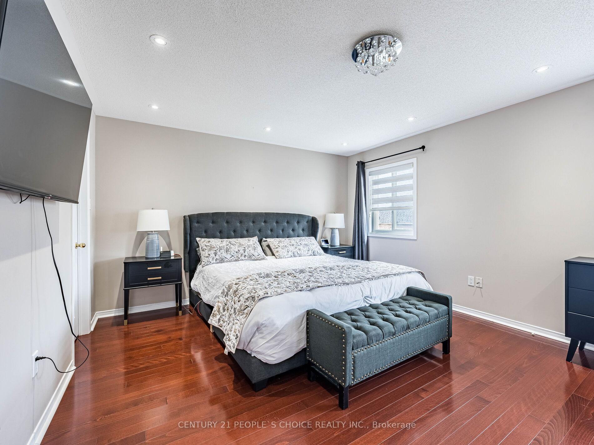 Photo 12 of 19 Barden Crescent, Ajax, Northeast Ajax — HOMEH