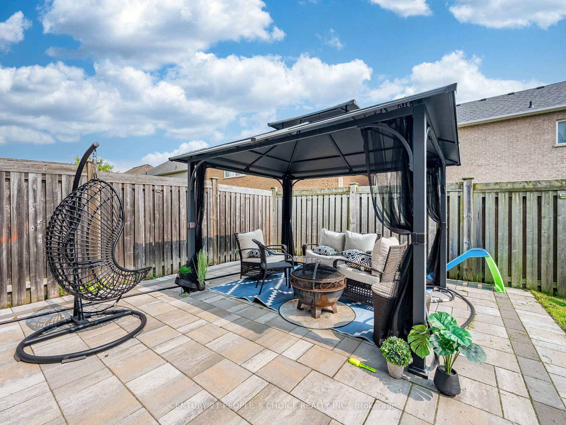 Photo 23 of 19 Barden Crescent, Ajax, Northeast Ajax — HOMEH