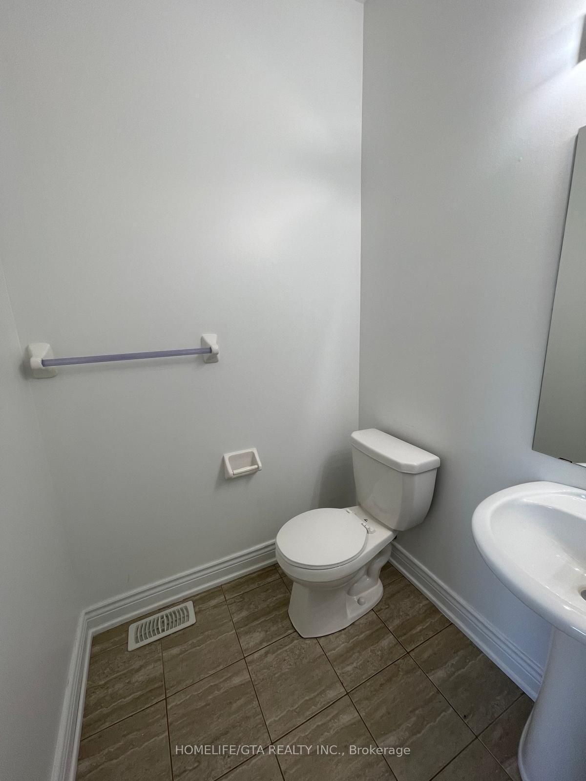 Photo 16 of 168 Angus Drive, Ajax, Central — HOMEH
