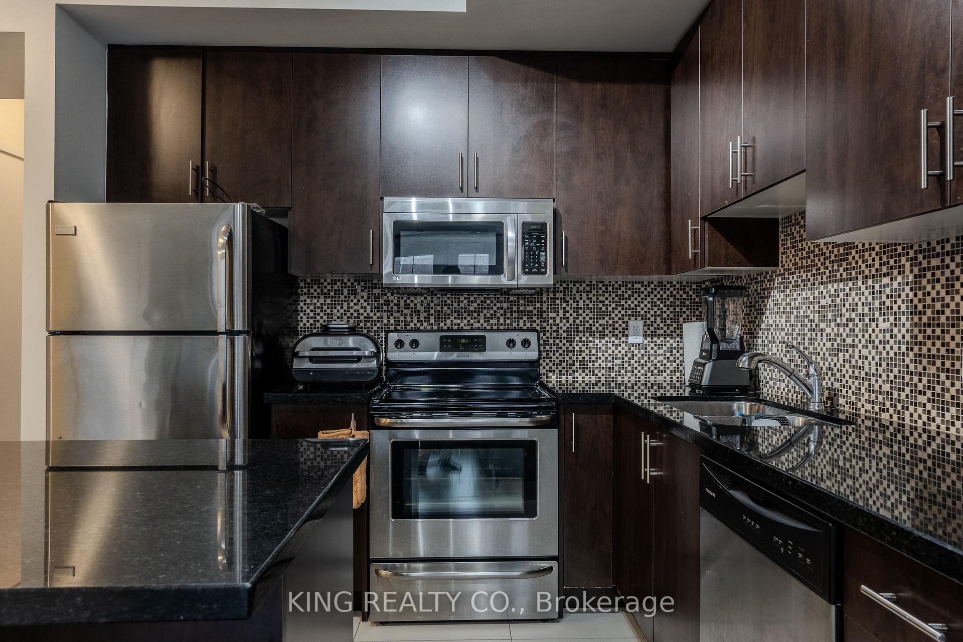 Photo 8 of Unit A20, 26 Bruce Street, Vaughan, East Woodbridge — HOMEH