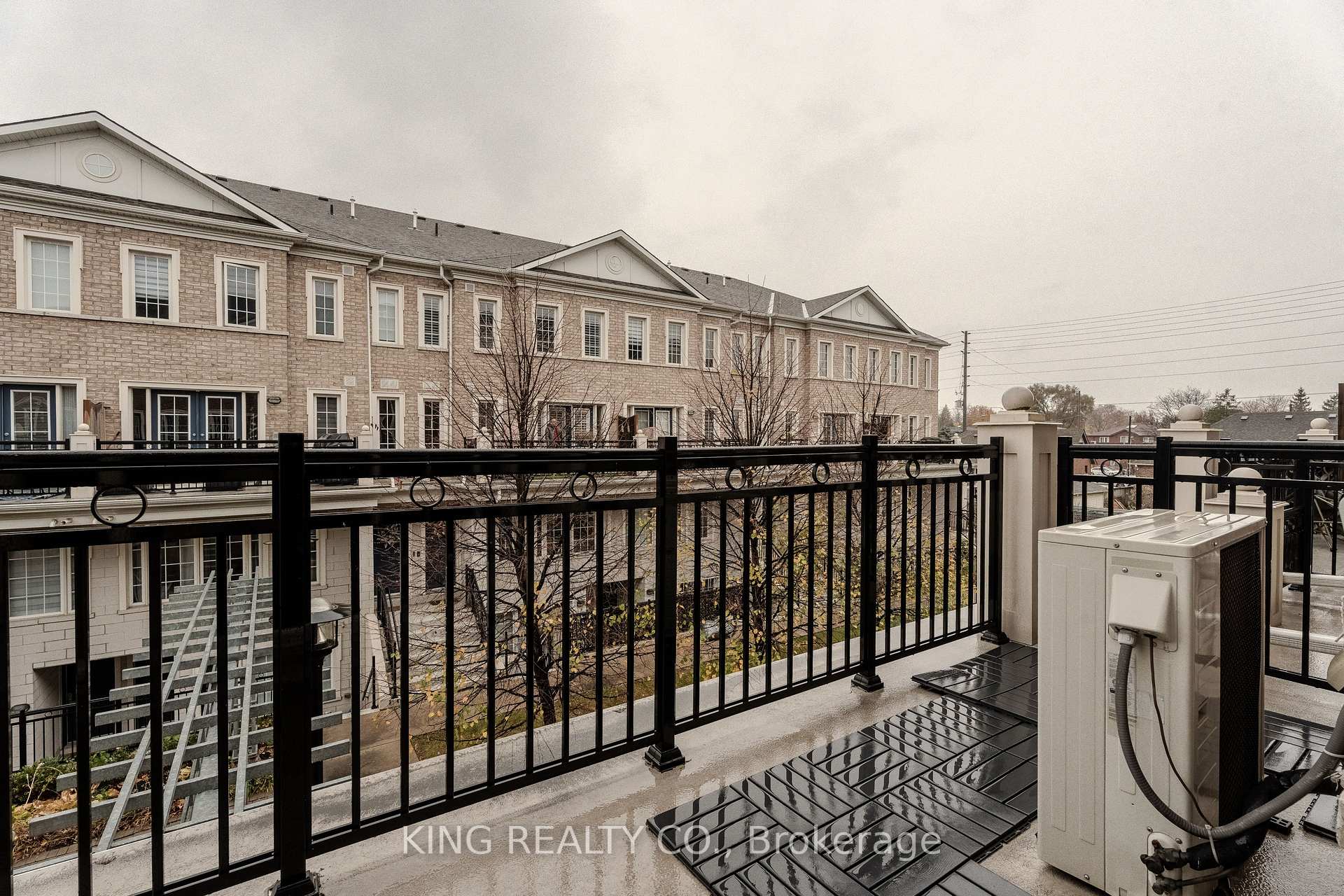 Photo 9 of Unit A20, 26 Bruce Street, Vaughan, East Woodbridge — HOMEH