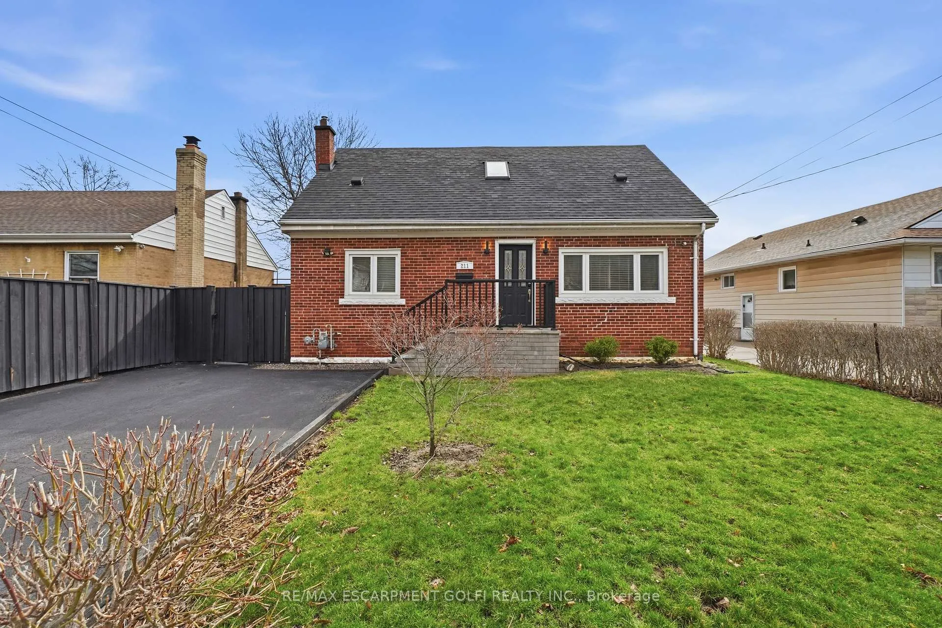 Photo 1 of 211 Rosedale Avenue, Hamilton, Rosedale — HOMEH