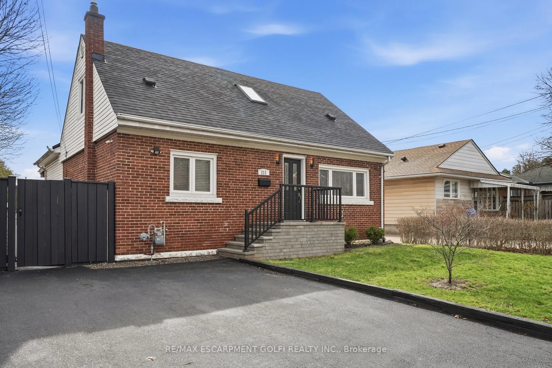 Photo 3 of 211 Rosedale Avenue, Hamilton, Rosedale — HOMEH