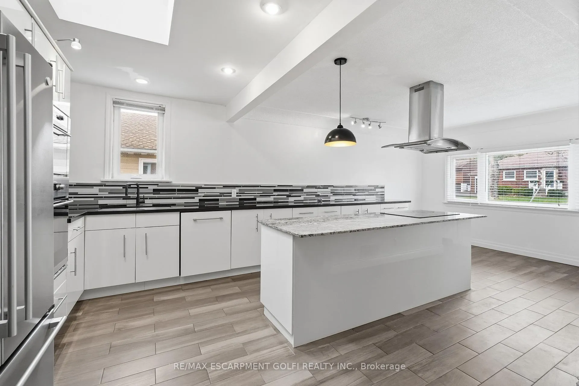 Photo 5 of 211 Rosedale Avenue, Hamilton, Rosedale — HOMEH