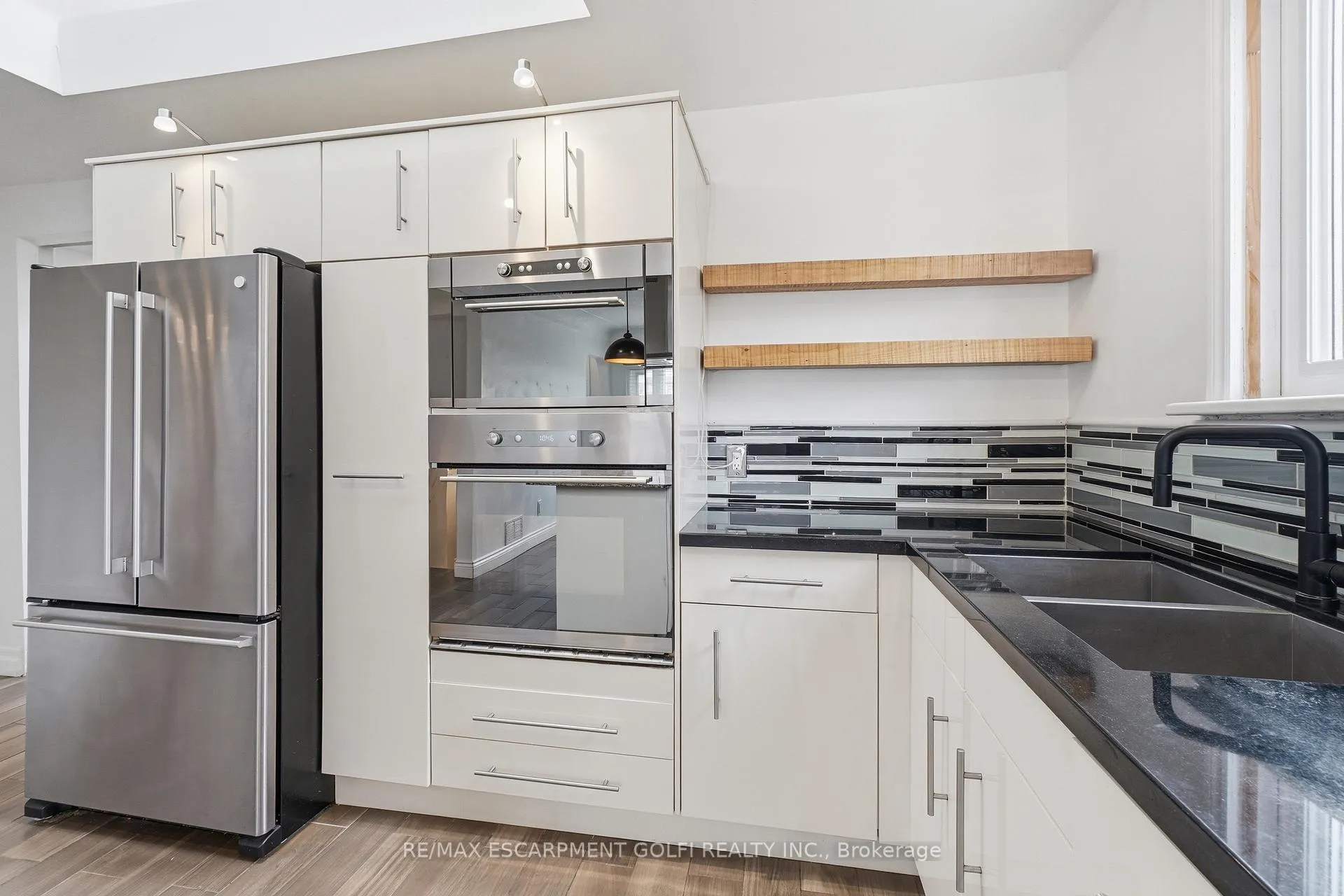 Photo 6 of 211 Rosedale Avenue, Hamilton, Rosedale — HOMEH