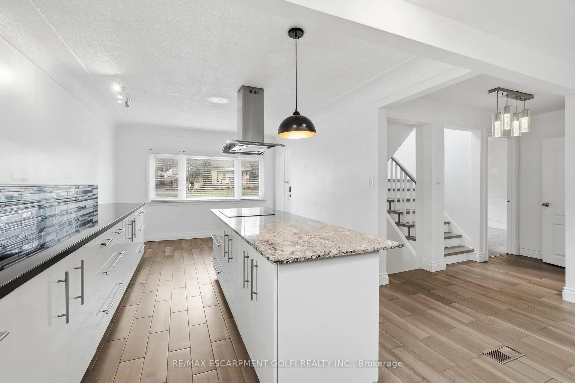 Photo 7 of 211 Rosedale Avenue, Hamilton, Rosedale — HOMEH