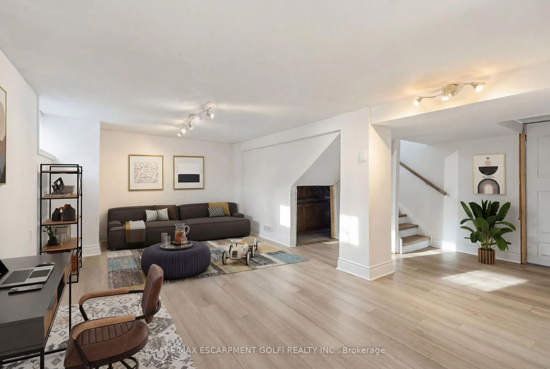 Photo 21 of 211 Rosedale Avenue, Hamilton, Rosedale — HOMEH