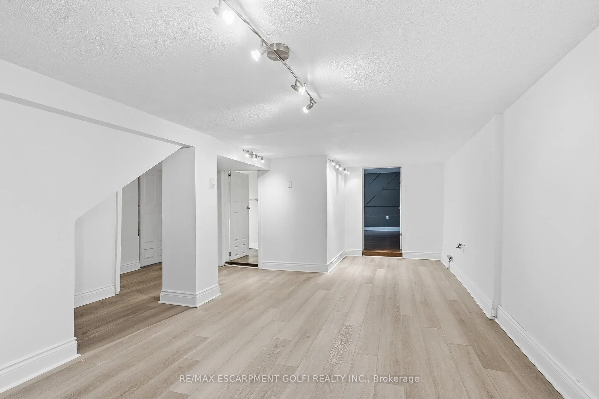 Photo 22 of 211 Rosedale Avenue, Hamilton, Rosedale — HOMEH