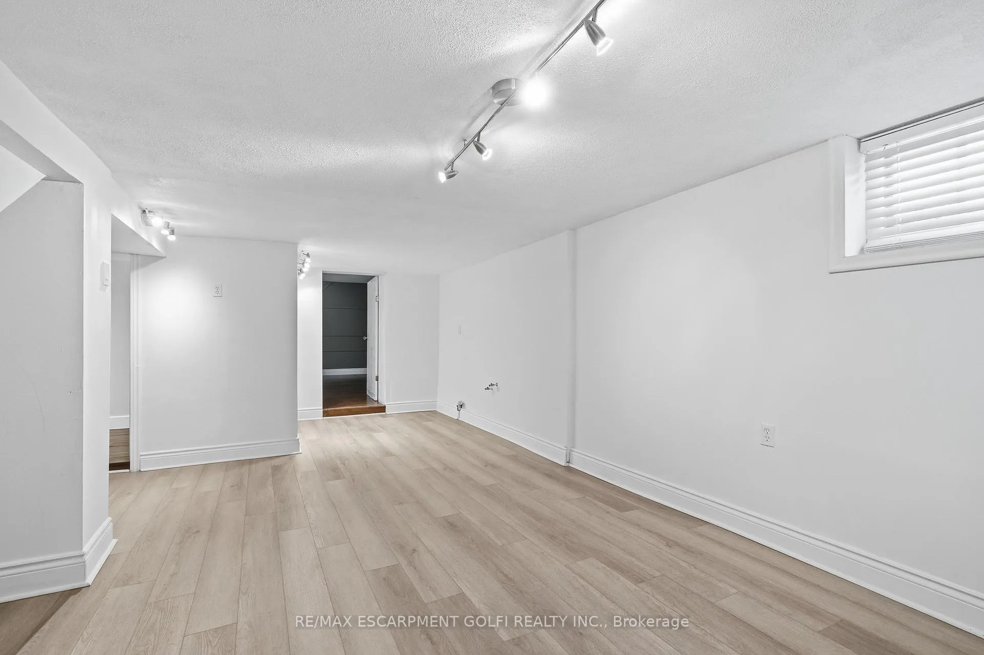 Photo 23 of 211 Rosedale Avenue, Hamilton, Rosedale — HOMEH