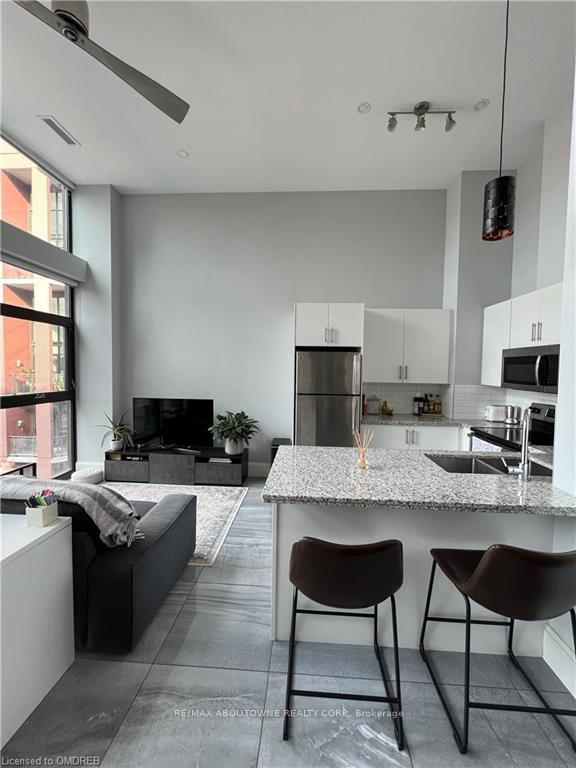 Photo 5 of Unit LPH11, 112 King Street, Hamilton, Beasley — HOMEH