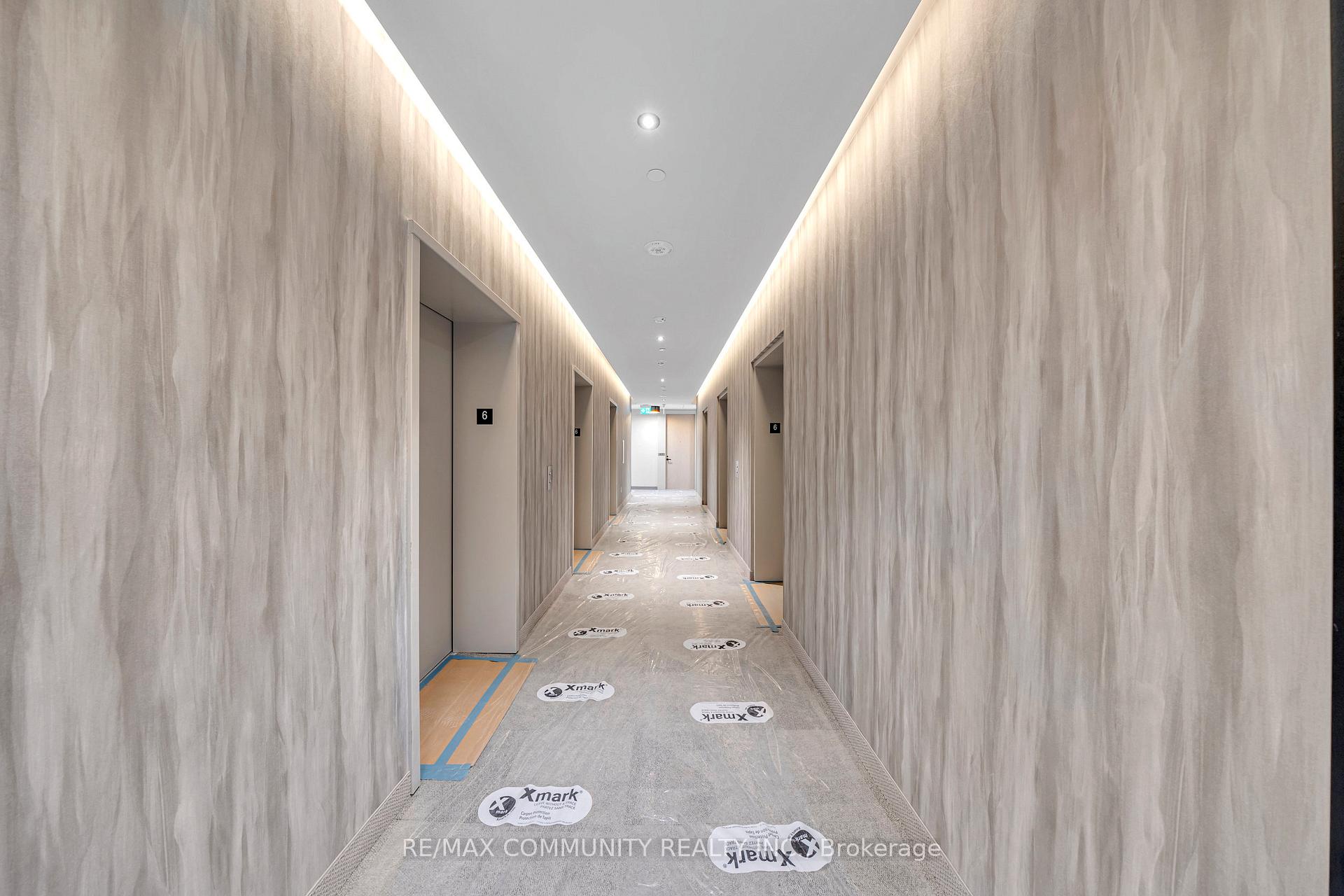 Photo 4 of Unit 602, 8 Interchange Way, Vaughan, Vaughan Corporate Centre — HOMEH
