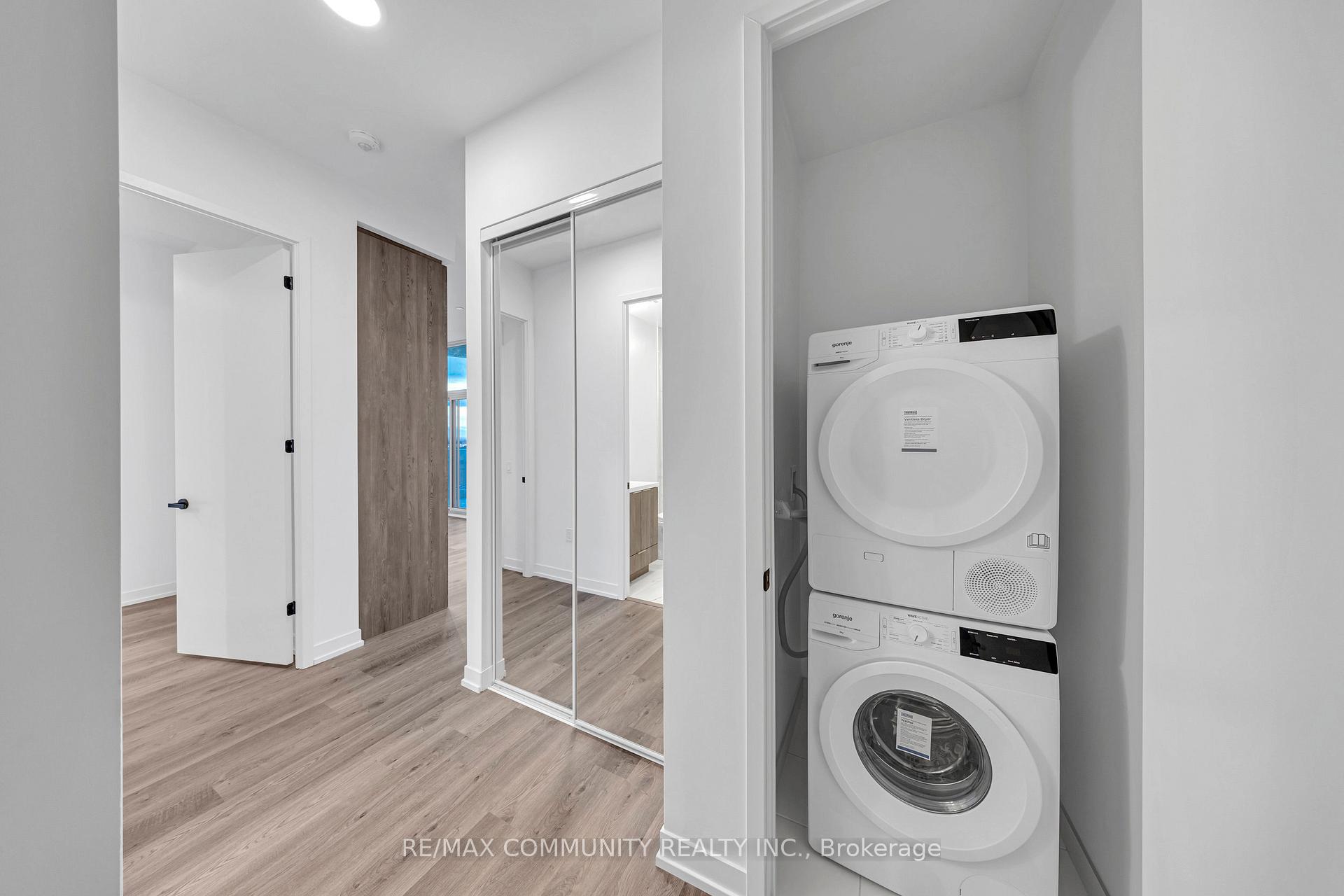 Photo 6 of Unit 602, 8 Interchange Way, Vaughan, Vaughan Corporate Centre — HOMEH