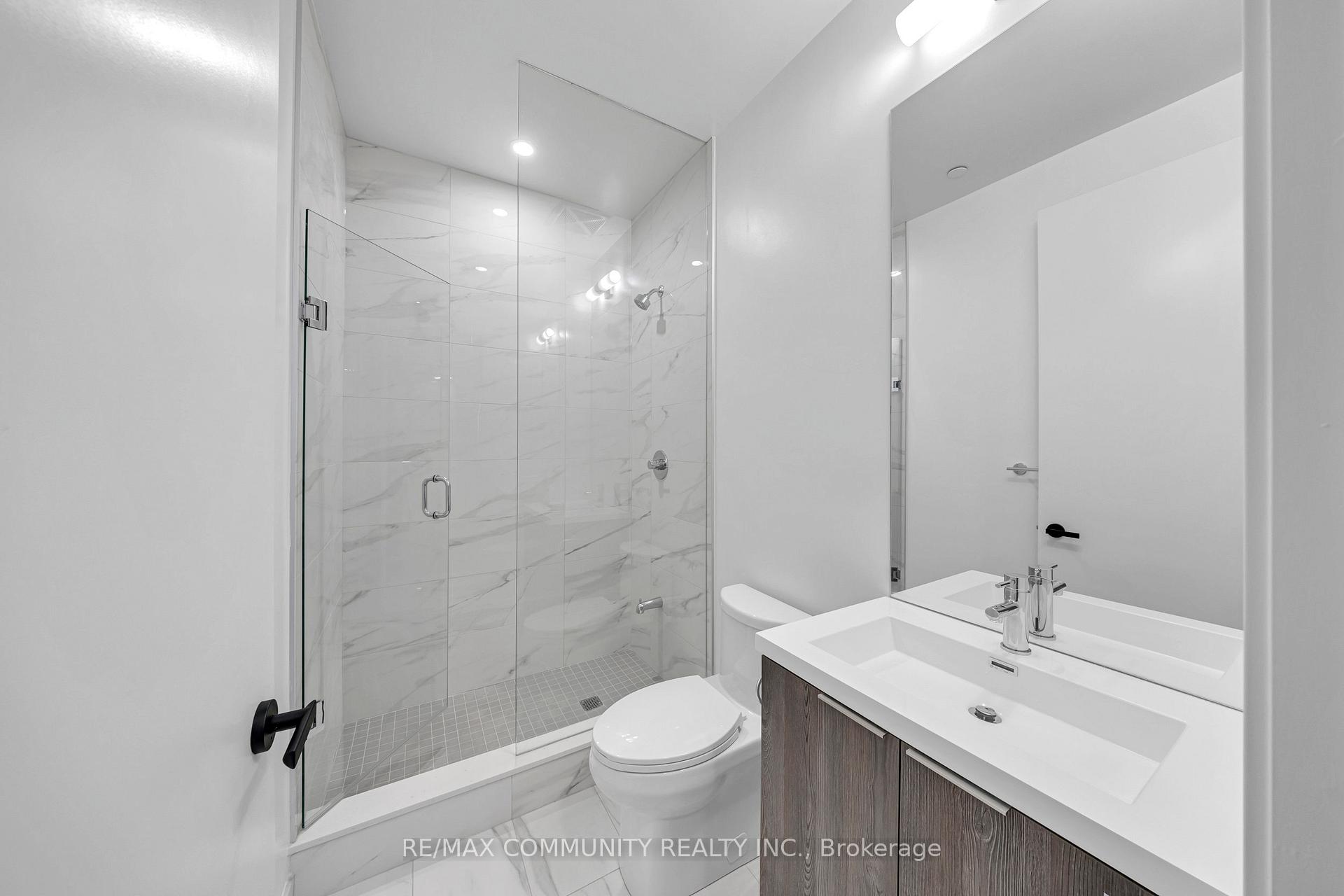 Photo 8 of Unit 602, 8 Interchange Way, Vaughan, Vaughan Corporate Centre — HOMEH