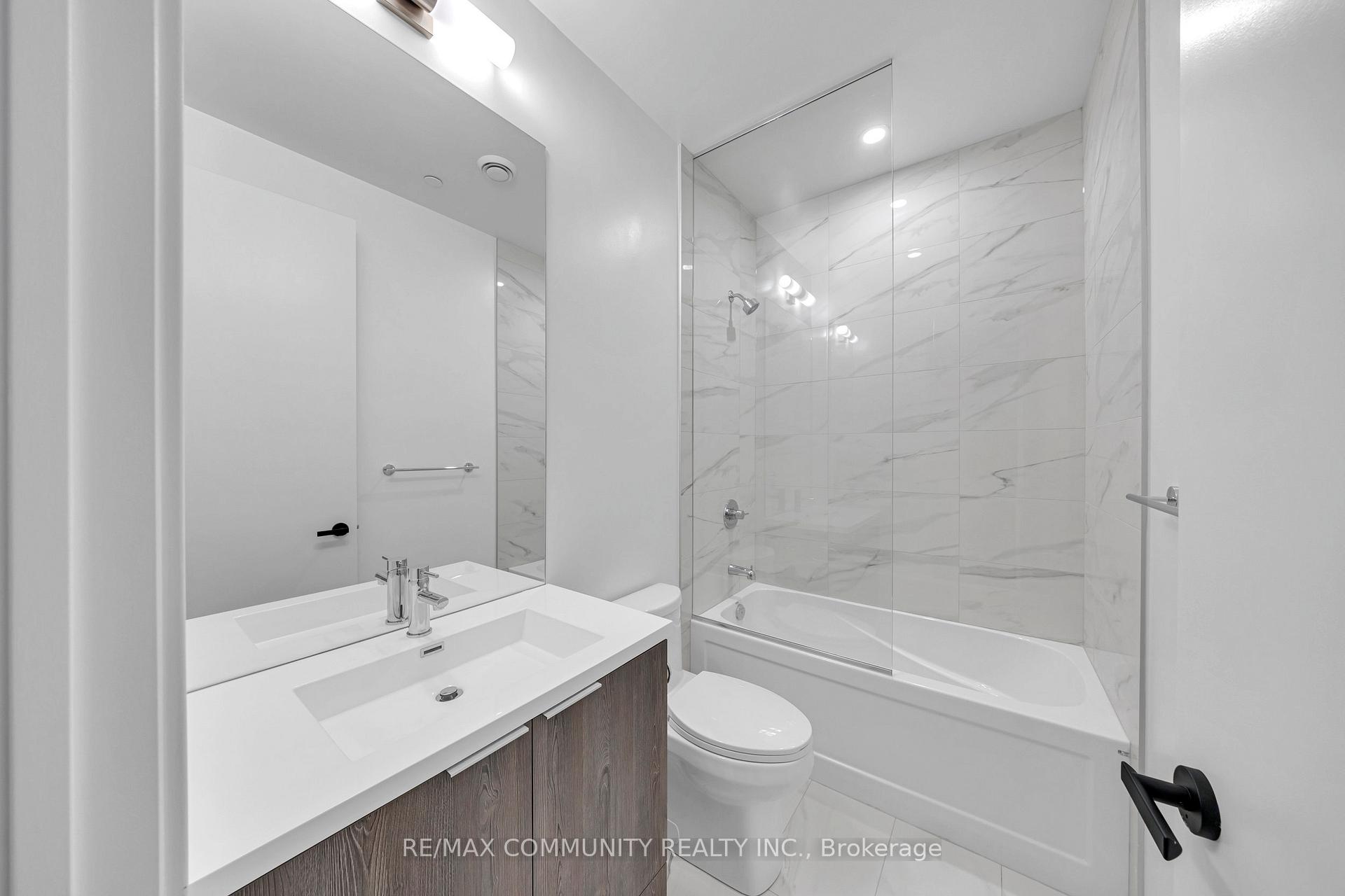Photo 9 of Unit 602, 8 Interchange Way, Vaughan, Vaughan Corporate Centre — HOMEH