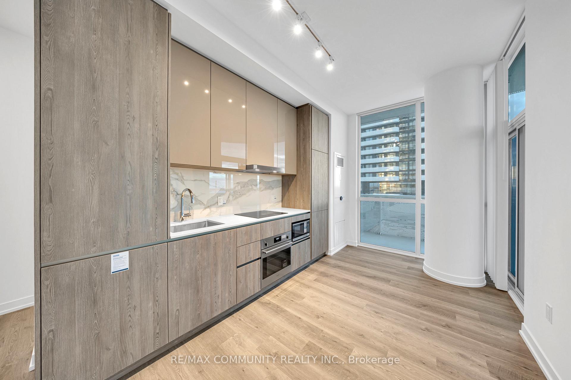 Photo 15 of Unit 602, 8 Interchange Way, Vaughan, Vaughan Corporate Centre — HOMEH
