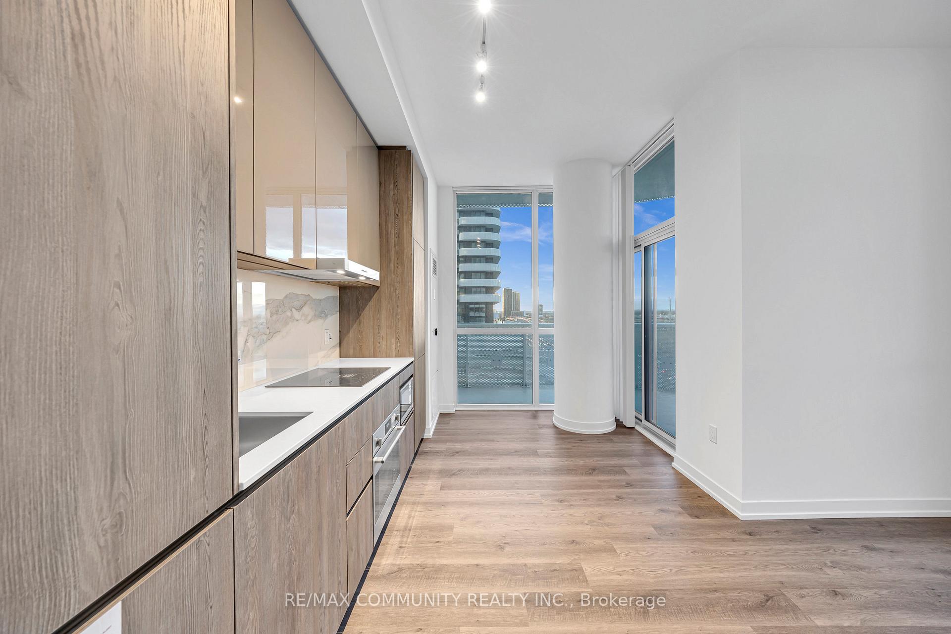 Photo 16 of Unit 602, 8 Interchange Way, Vaughan, Vaughan Corporate Centre — HOMEH