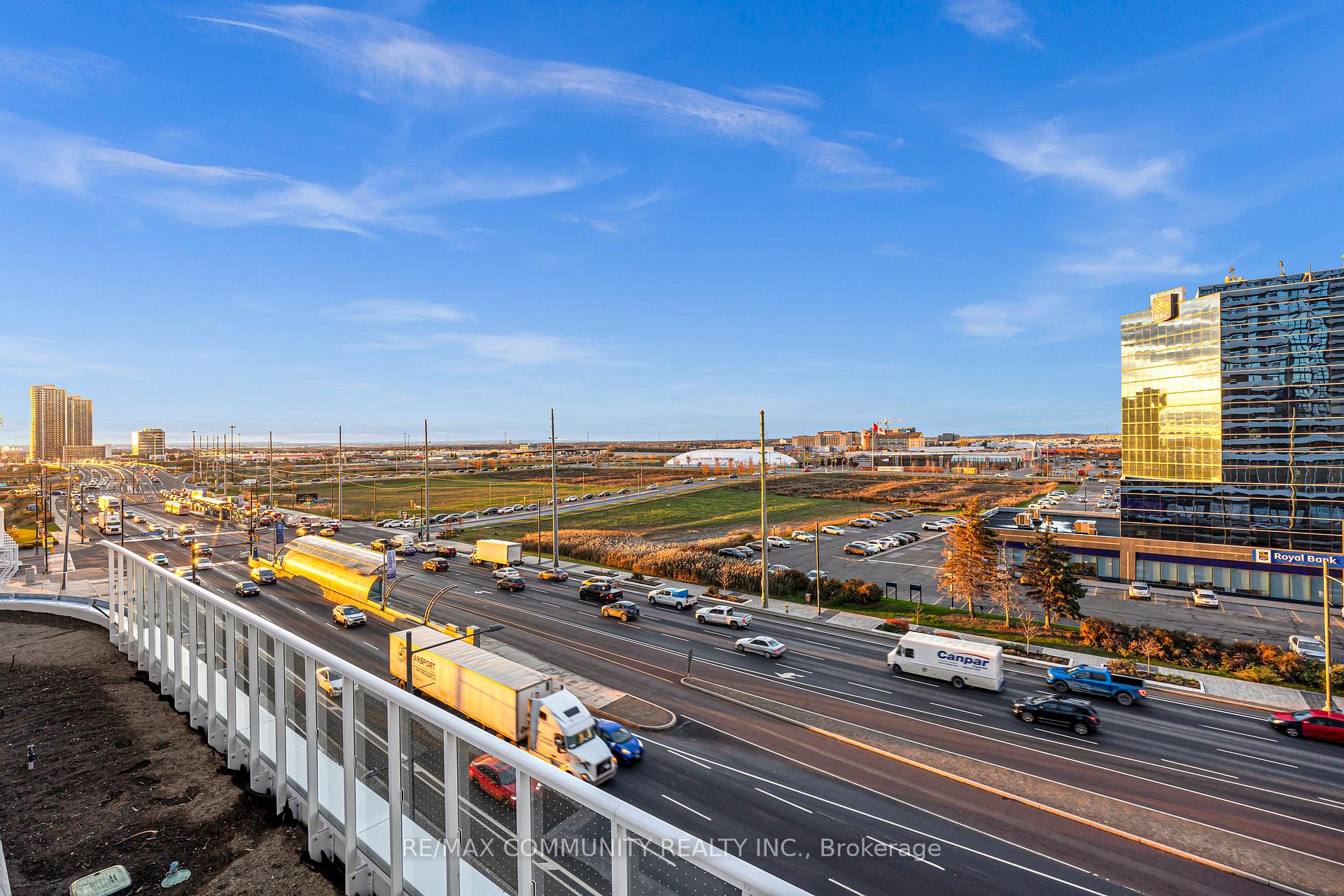 Photo 23 of Unit 602, 8 Interchange Way, Vaughan, Vaughan Corporate Centre — HOMEH