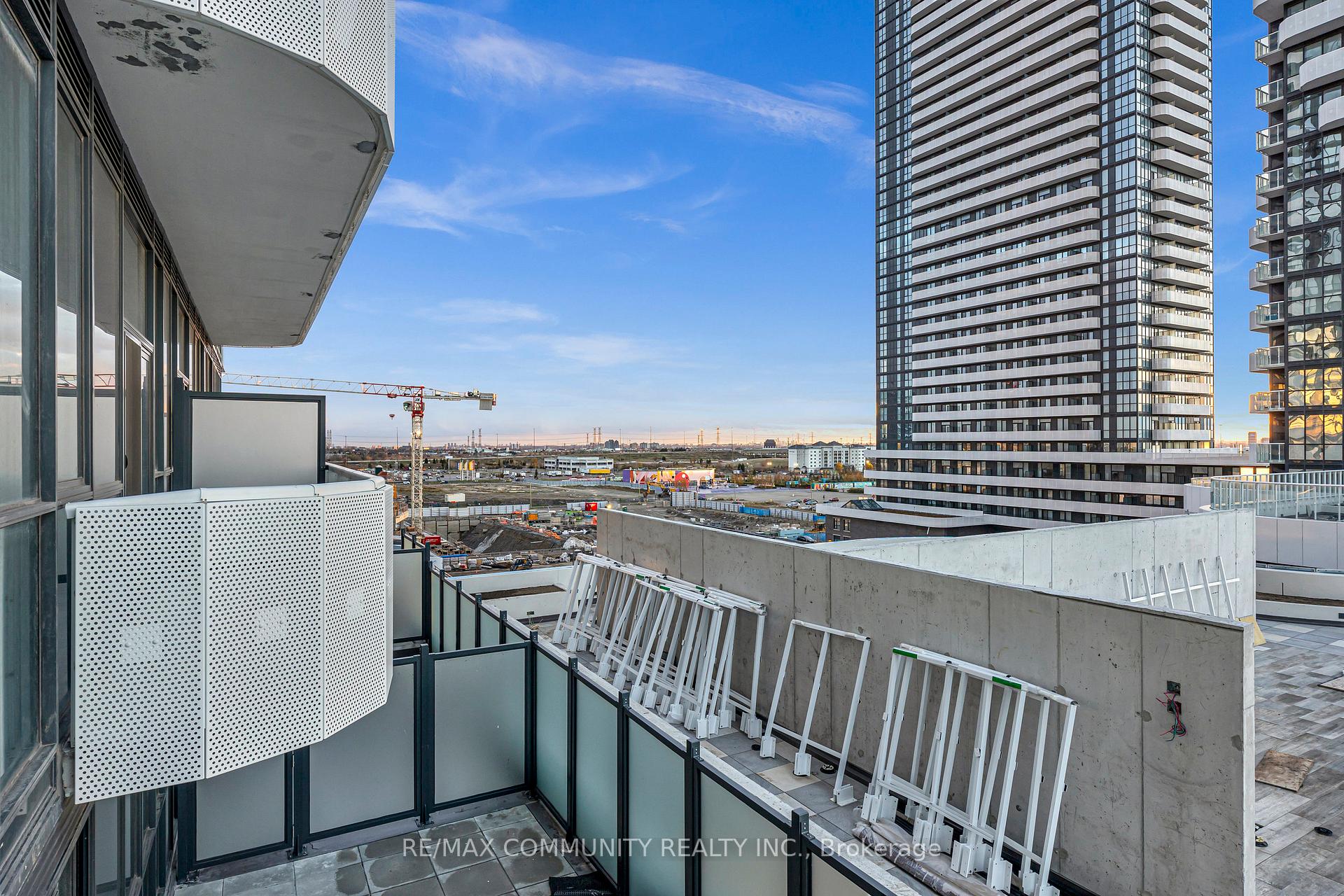 Photo 25 of Unit 602, 8 Interchange Way, Vaughan, Vaughan Corporate Centre — HOMEH