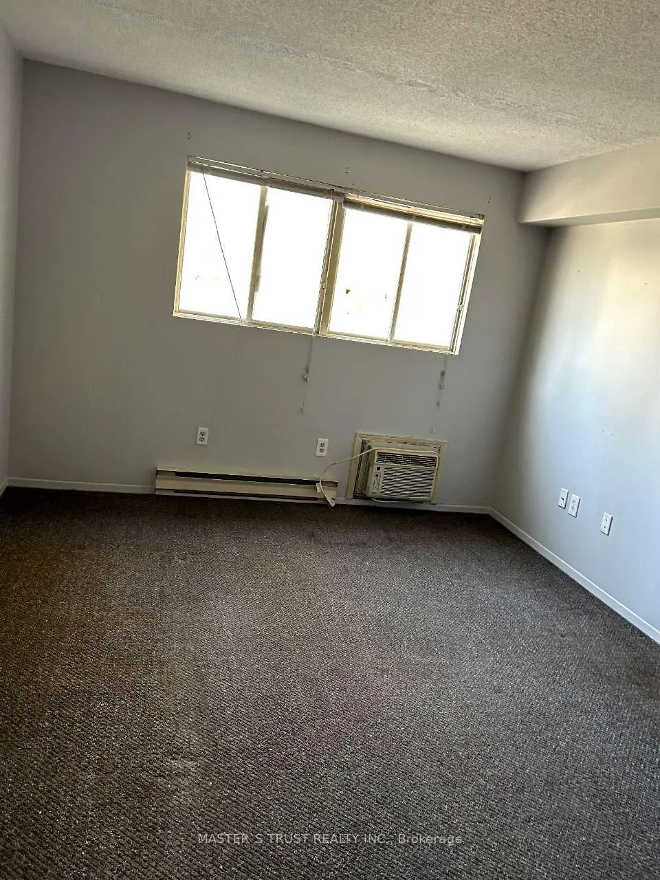 Photo 4 of Unit 201, 837 Simcoe Street S, Oshawa, Lakeview — HOMEH