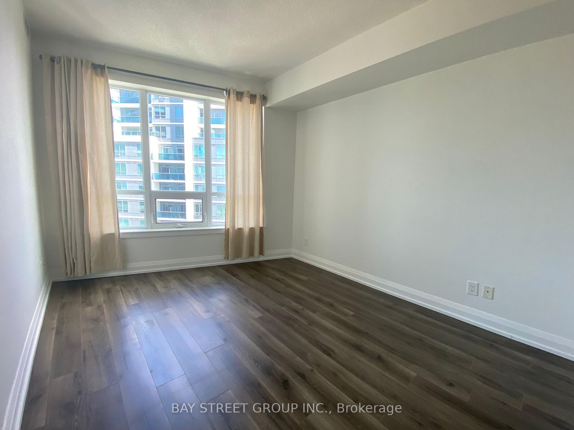 Photo 7 of Unit 2132, 7161 Yonge Street, Markham, Grandview — HOMEH