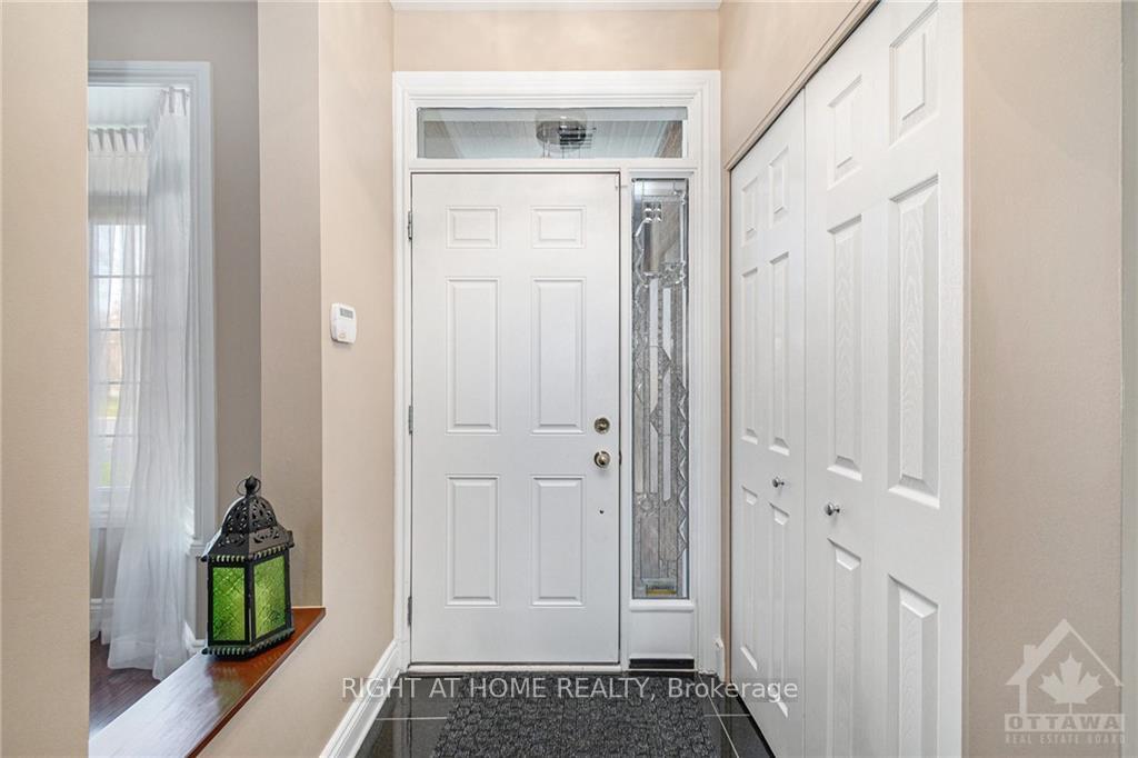 Photo 3 of 119 Whitestone Drive, Ottawa, Central Park — HOMEH