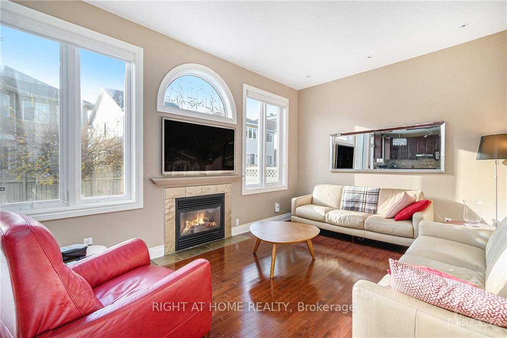 Photo 8 of 119 Whitestone Drive, Ottawa, Central Park — HOMEH