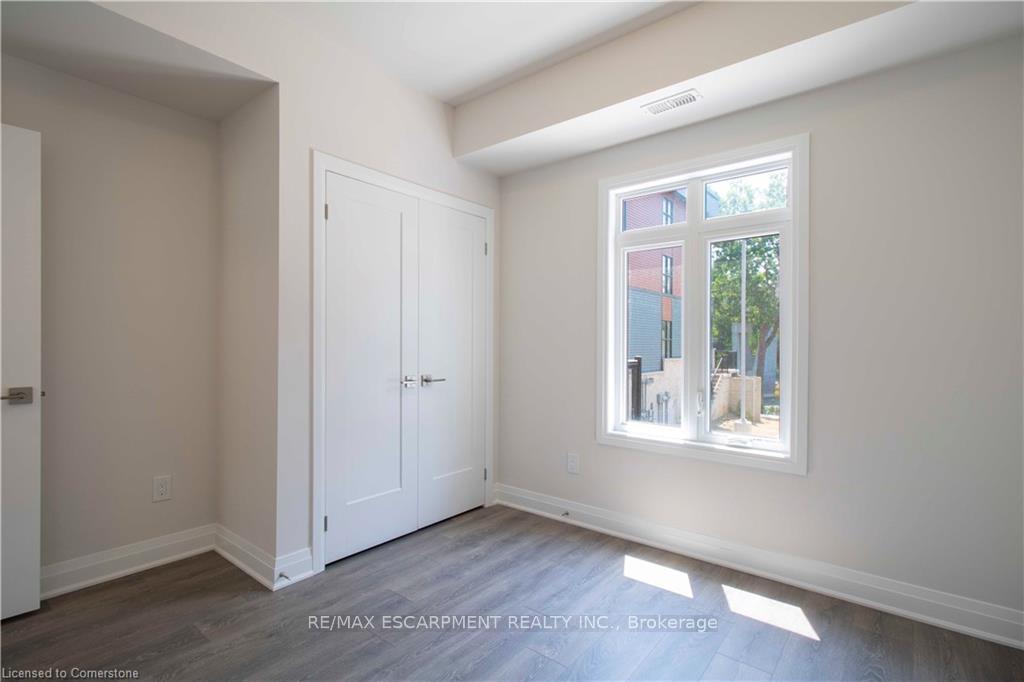 Photo 26 of Unit 32, 2 Willow Street, Brant, Paris — HOMEH