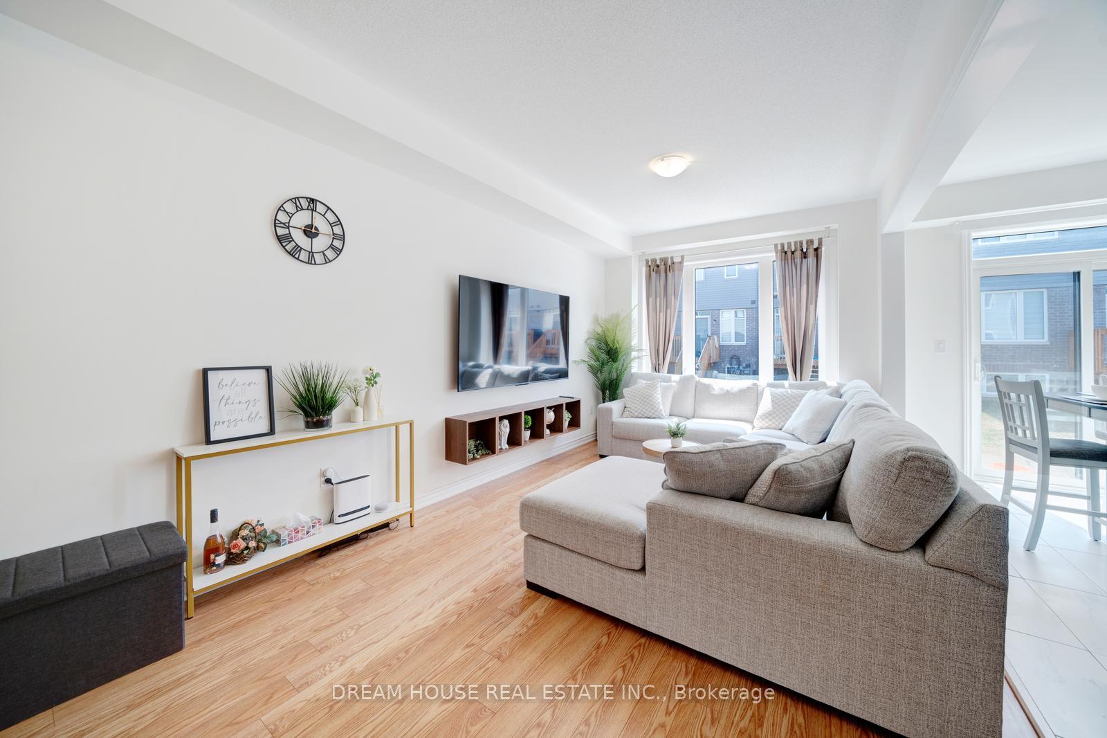 Photo 9 of 43 Bannister Road, Barrie, Rural Barrie Southeast — HOMEH