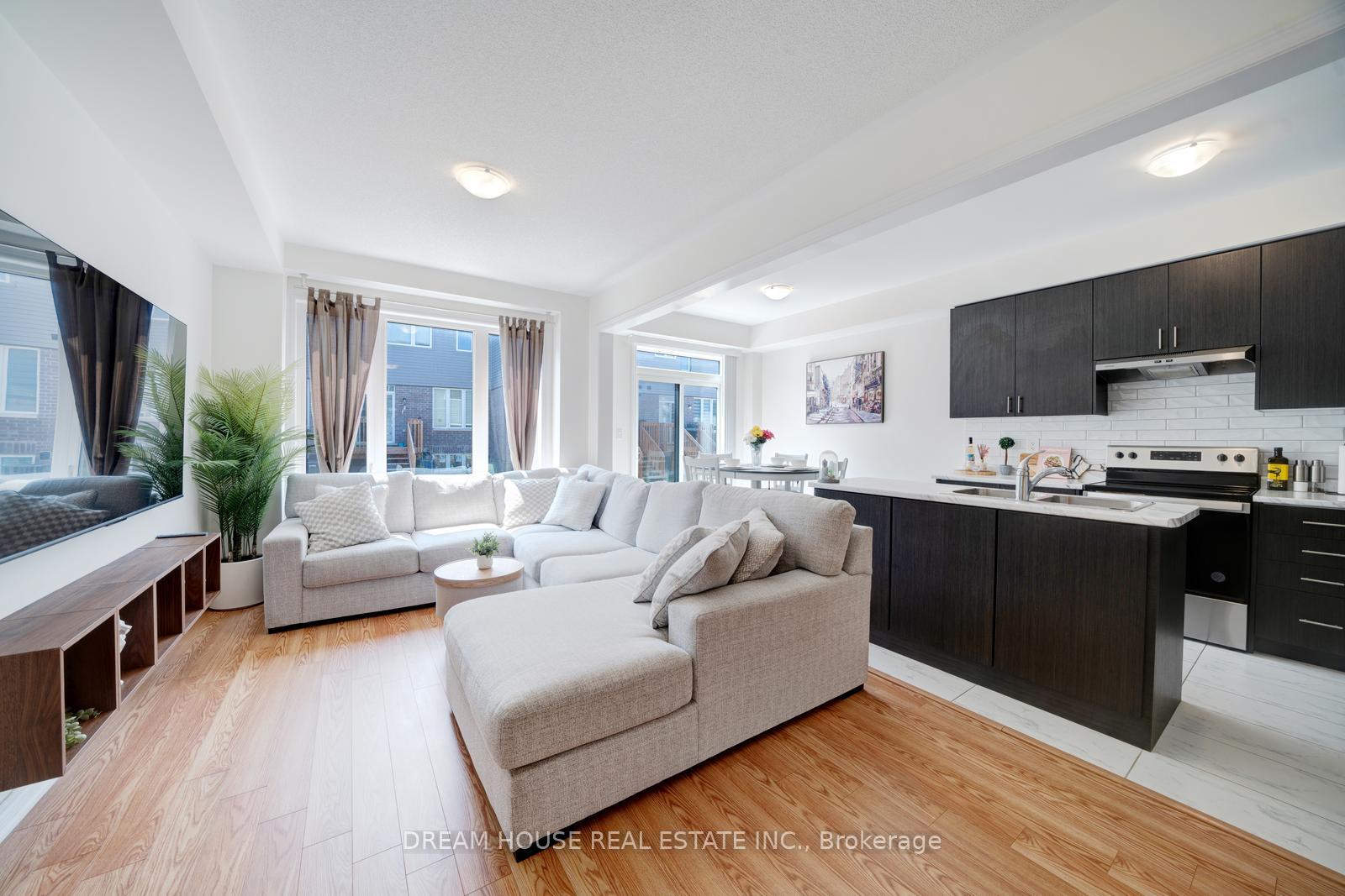 Photo 12 of 43 Bannister Road, Barrie, Rural Barrie Southeast — HOMEH