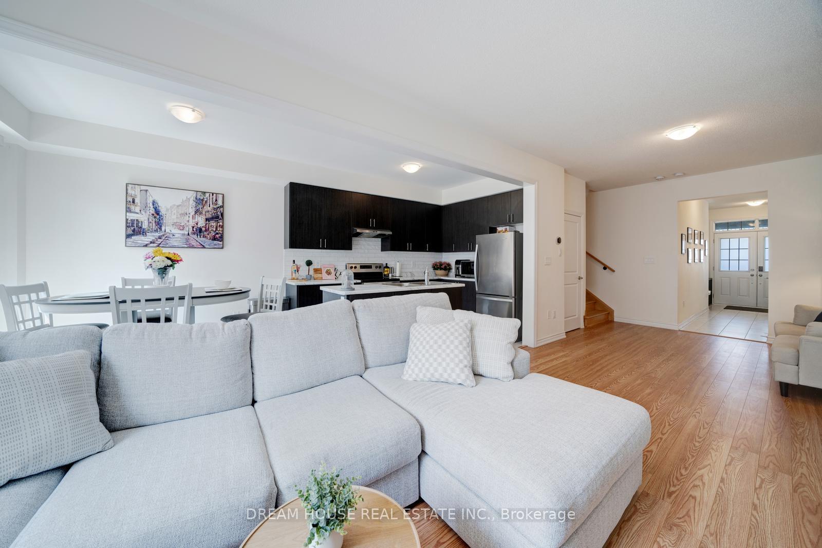 Photo 10 of 43 Bannister Road, Barrie, Rural Barrie Southeast — HOMEH