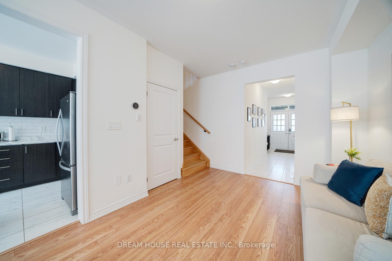 Photo 13 of 43 Bannister Road, Barrie, Rural Barrie Southeast — HOMEH