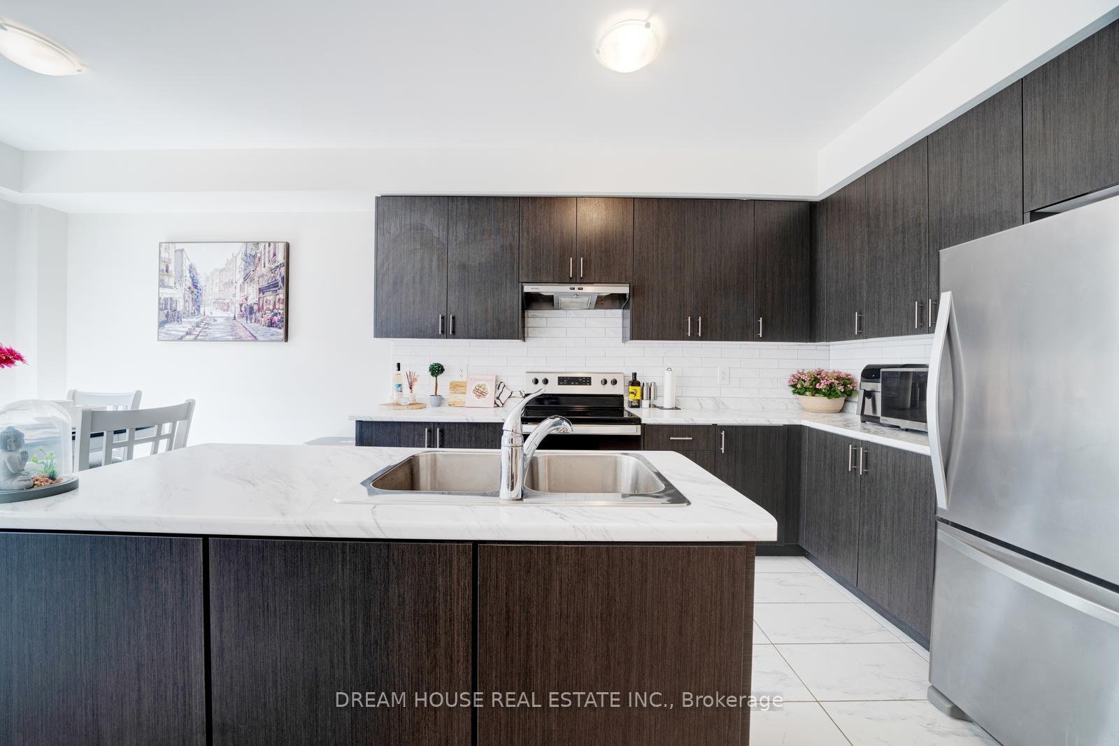 Photo 14 of 43 Bannister Road, Barrie, Rural Barrie Southeast — HOMEH
