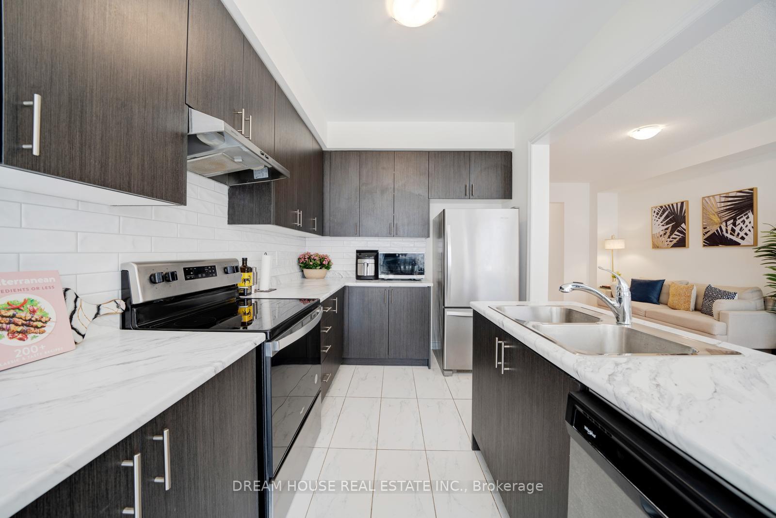 Photo 19 of 43 Bannister Road, Barrie, Rural Barrie Southeast — HOMEH