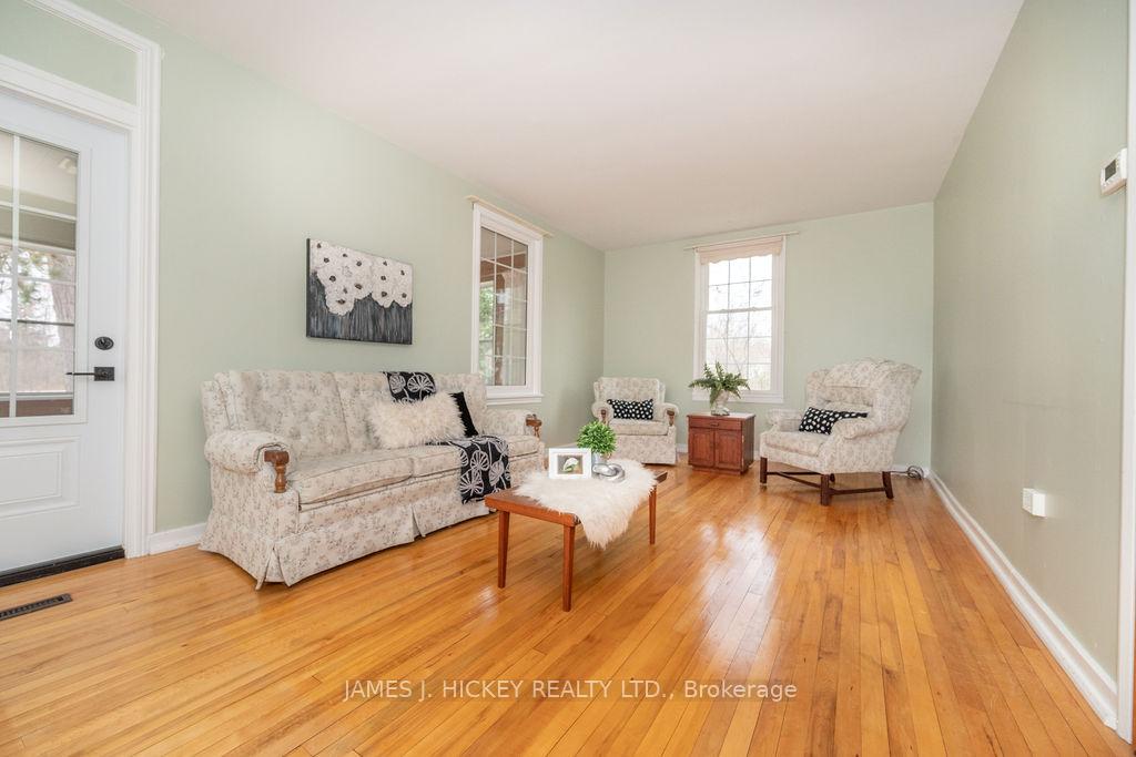 Photo 2 of 62 Parkdale Avenue, Deep River, Deep River — HOMEH