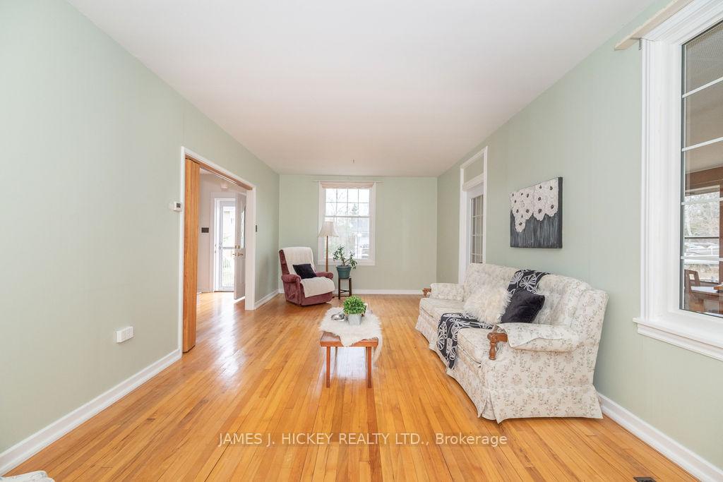 Photo 5 of 62 Parkdale Avenue, Deep River, Deep River — HOMEH