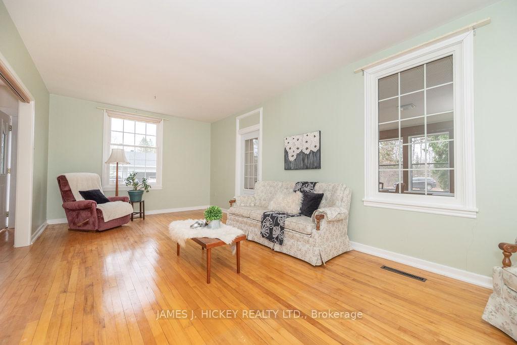 Photo 6 of 62 Parkdale Avenue, Deep River, Deep River — HOMEH