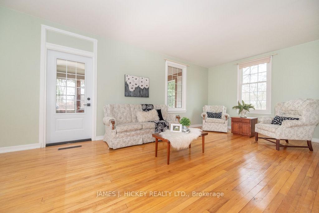 Photo 7 of 62 Parkdale Avenue, Deep River, Deep River — HOMEH