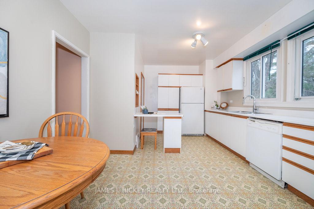 Photo 12 of 62 Parkdale Avenue, Deep River, Deep River — HOMEH