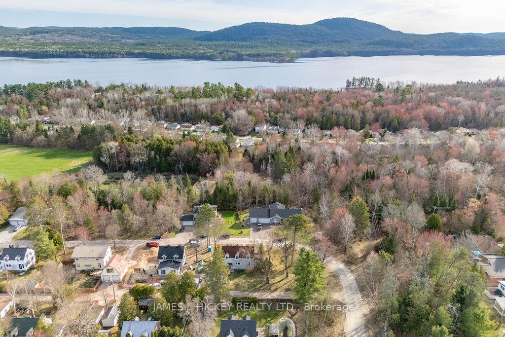 Photo 44 of 62 Parkdale Avenue, Deep River, Deep River — HOMEH
