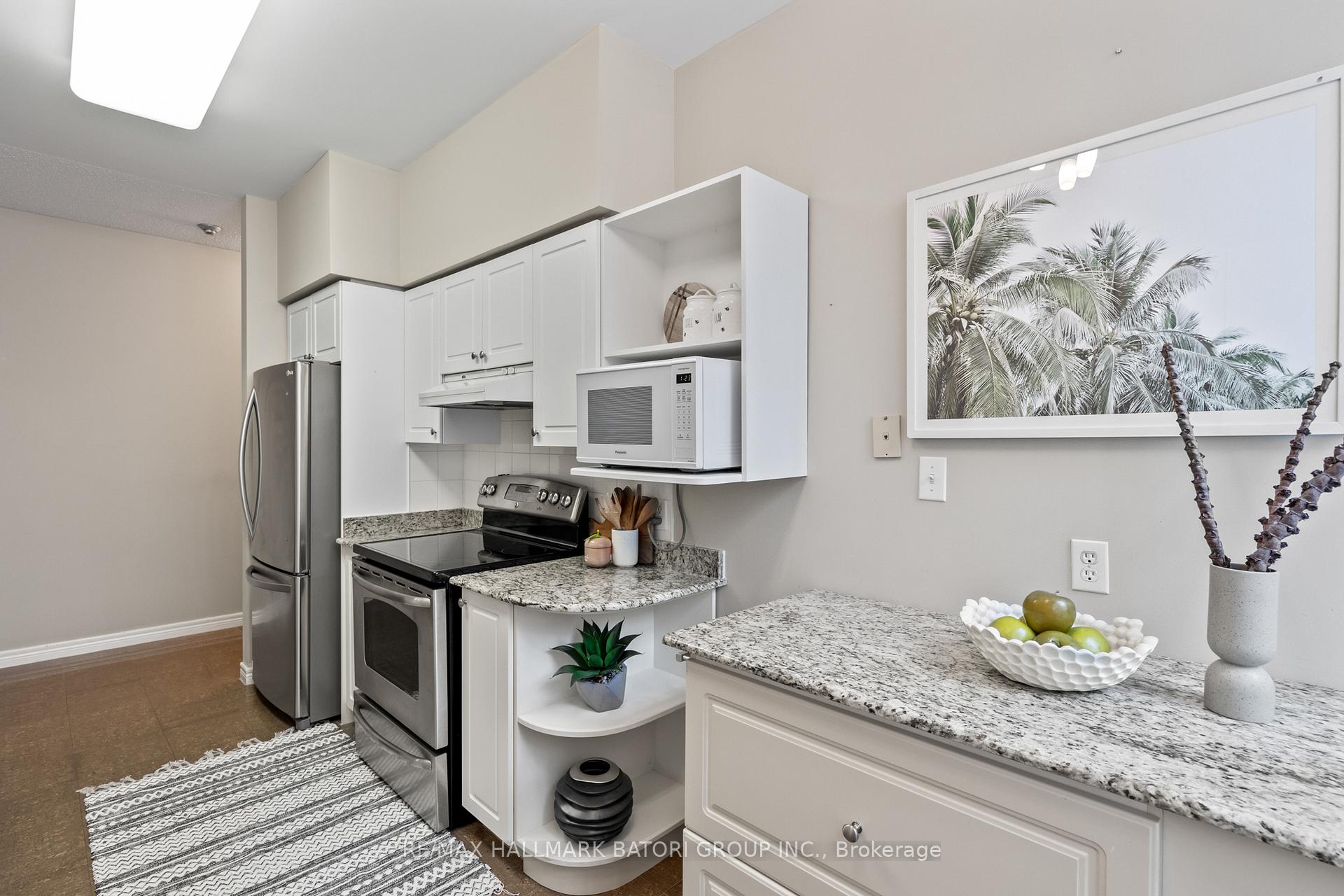 Photo 6 of Unit 101, 35 Merton Street, Toronto, Mount Pleasant West — HOMEH
