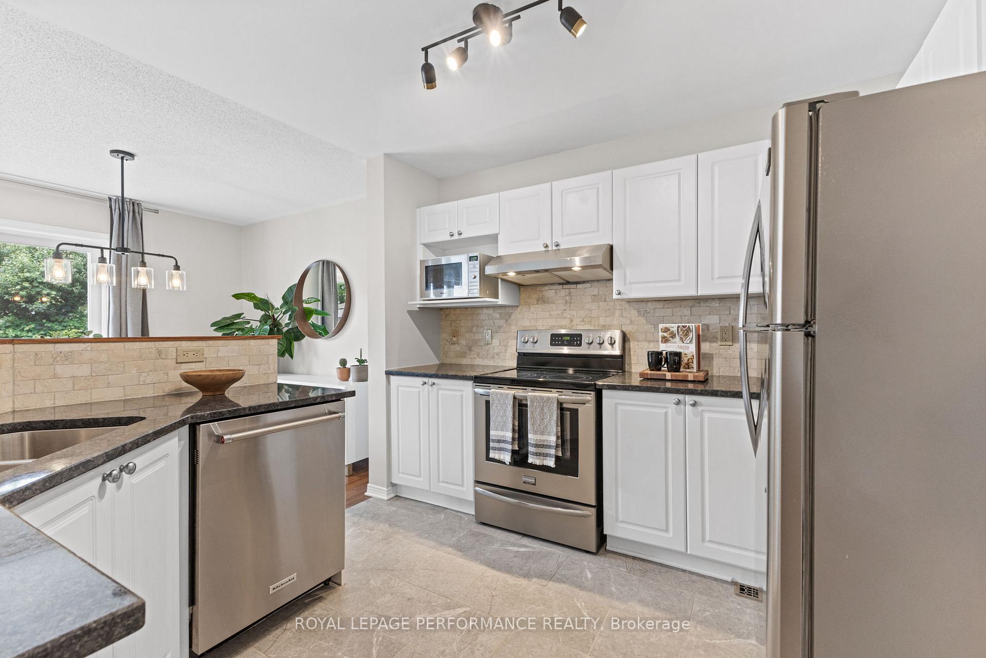 Photo 7 of 16 Sutcliffe Terrace, Ottawa, Barrhaven - Longfields — HOMEH