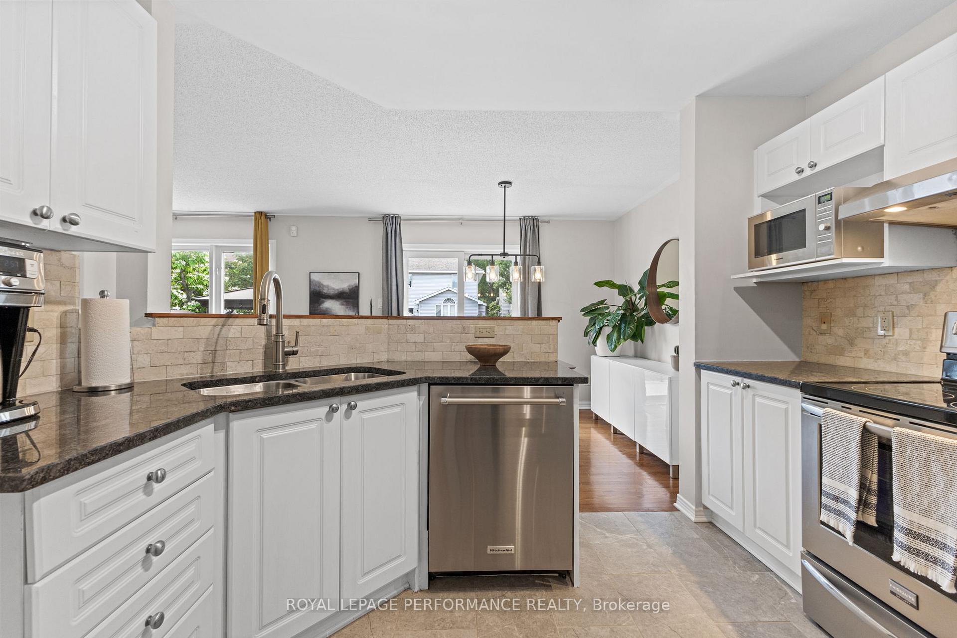 Photo 10 of 16 Sutcliffe Terrace, Ottawa, Barrhaven - Longfields — HOMEH