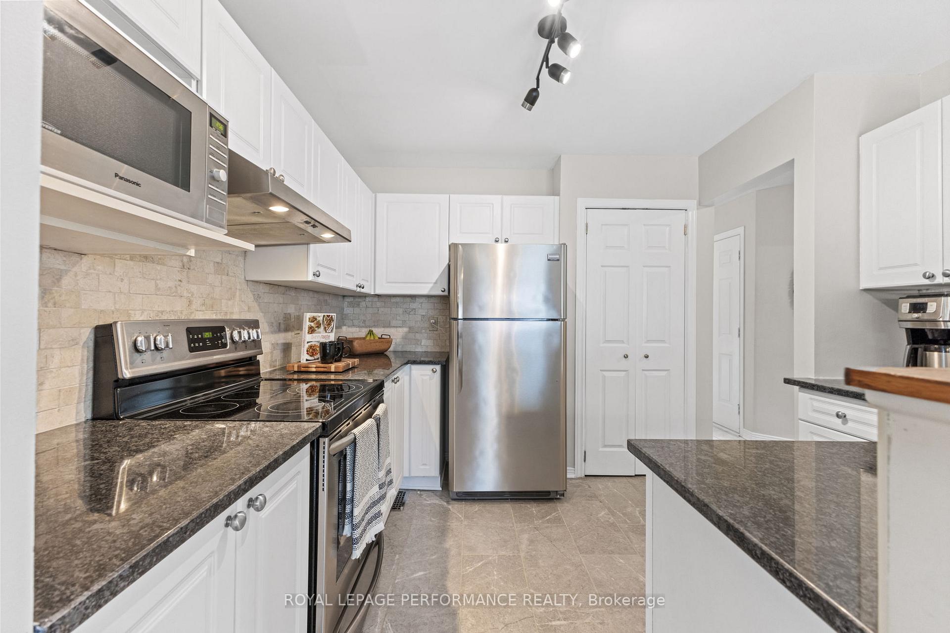 Photo 8 of 16 Sutcliffe Terrace, Ottawa, Barrhaven - Longfields — HOMEH